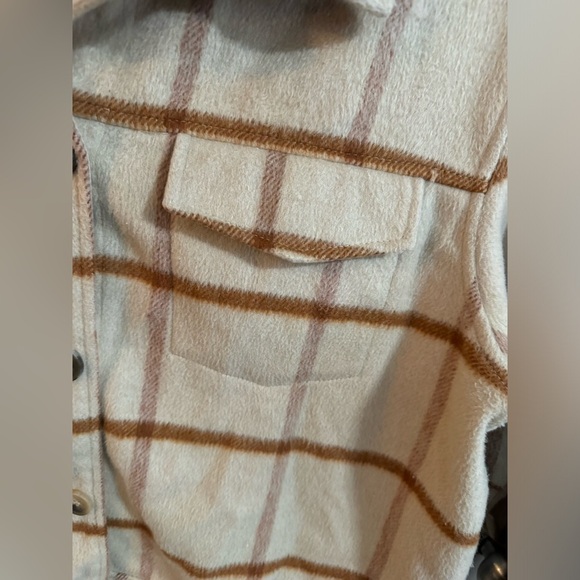 Joie Tan Plaid Cropped Fleece Jacket - Picture 4 of 9